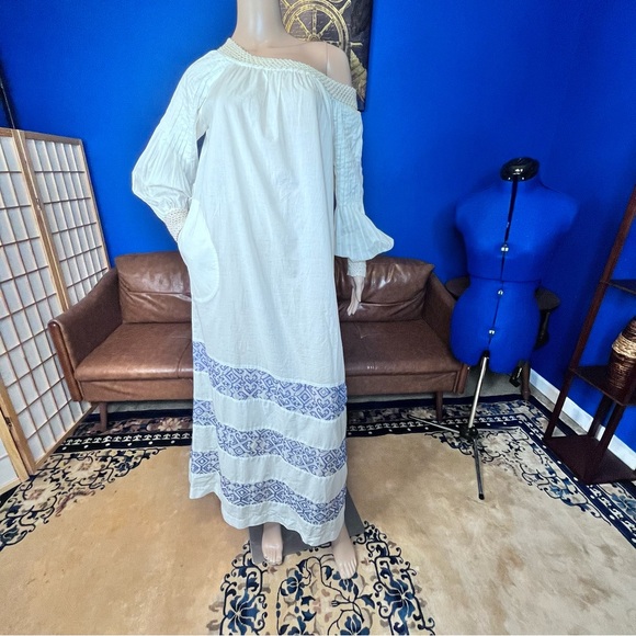 Dresses & Skirts - Ampersand Heart Women’s Small Cream Blue Long Sleeve Embroidered Dress